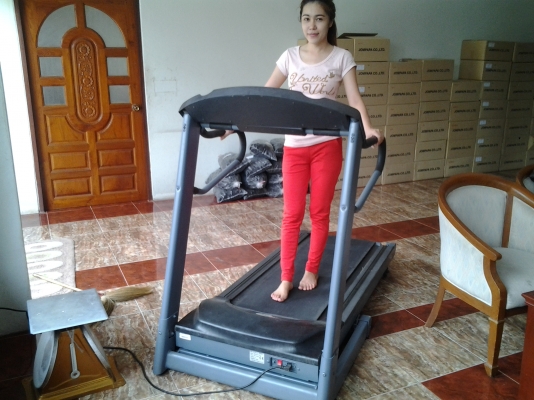 ขายลู่วิ่งไฟฟ้า ยี้ห้อ HORIZON FITNESS มอเตอร์2แรง ลดราคาเหลือเพียง 10,500 บาท