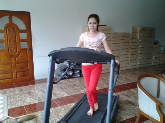 ขายลู่วิ่งไฟฟ้า ยี้ห้อ HORIZON FITNESS มอเตอร์2แรง ลดราคาเหลือเพียง 10,500 บาท