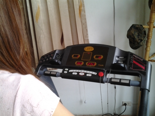 ขายลู่วิ่งไฟฟ้า ยี้ห้อ HORIZON FITNESS มอเตอร์2แรง ลดราคาเหลือเพียง 10,500 บาท