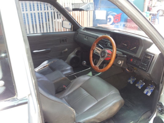 ขาย mazda thunder 2500 cab ราคาไม่แพง