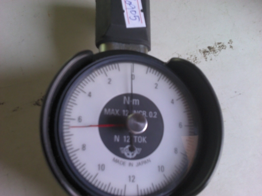 ประแจวัดแรงบิด เป็นของใหม่เก่าเก็บ มีขีดแสดงค่าที่บิดให้ดู ญี่ปุ่นแท้