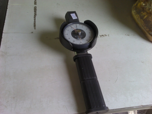 ประแจวัดแรงบิด เป็นของใหม่เก่าเก็บ มีขีดแสดงค่าที่บิดให้ดู ญี่ปุ่นแท้