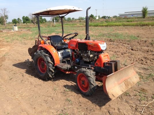 ขายรถไถคูโบต้าRT 140 PTO สภาพสวยสด มีภาพวีดีโอ เครื่องดีเดิมๆแน่น แรงพร้อมใช้สภาพสวยทั้งคัน rnมีดันห
