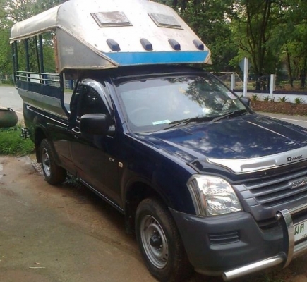 ISUZU D-MAX SPARK EX 2.5 MT ปี 49 เครื่องยนต์คอมมอนเรล รถสวยจัดสภาพบางเดิมทั้งคัน มีหลังคาโดยสารครบพร้อม เครื่องแห้งแรงดี ไมล์วิ่งได้ 120,000 กม. ภายในเก๋งสวยครบ แอร์เย็น พวงมาลัยเพาเวอร์ ช่วงล่างยางสภาพดีมากพร้อมใช้งานได้เลย