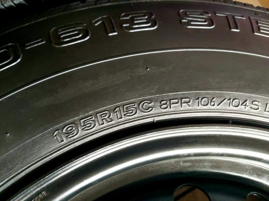 ล้อกะทะเดิมรถตู้ Toyota Comuter ขอบ 15 พร้อมยางเดิม bridgestone RD-613 steel  195R15 ผลิตปลายปี 18(ลงพื้น 19) ทั้งชุด 4,900 เทิร์นได้ใส่ฟรี รับบัตร ส่งทั่วไทย