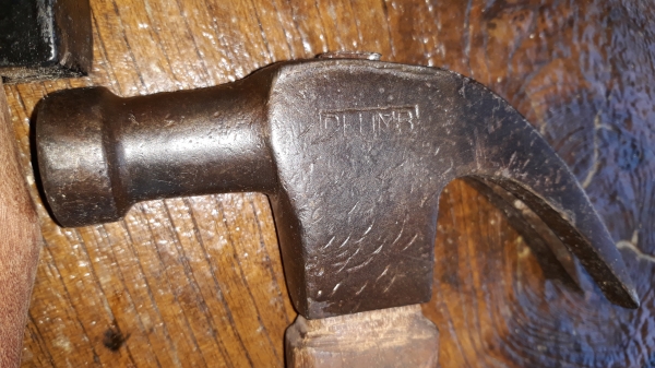 ขายขวานตราเสือขนาด1 1/4ปอน MADE IN SWEDEN. ขายขวานตราเสือขนาด1 1/4ปอน MADE IN SWEDEN.