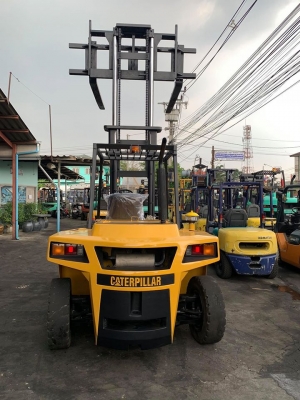 CATERPILLAR DP60  รถขนาด 6 ตัน ดีเซล แผงงายกตู้ งายาว 2.4 เมตร เกียร์ออโต้