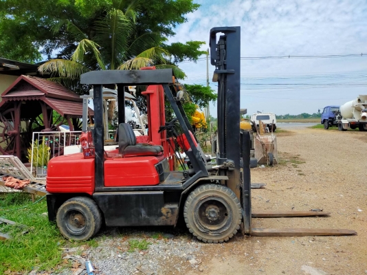 ขาย รถโฟล์คลิฟท์ Komatsu-11 ขนาด 3 ตัน เครื่องยนต์ดีเซล รถขับใช้งานได้