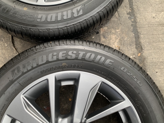 ล้อแม็ก Nissan Almera Sportech ขอบ 15 พร้อมยาง 185-65-15 Bridgestone ปี 18