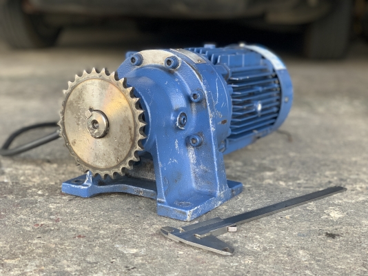ขายมอเตอร์เกียร์ Cycrodrive Sumitomo 1HP. 380V อัตราทด 1:29 made in Japan เพลาออกประมาณ 50รอบต่อนาที สภาพสวยใหม่มาก หมุนนิ่ม พร้อมใช้งาน