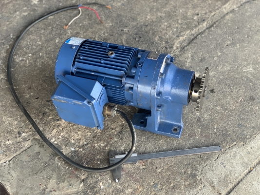 ขายมอเตอร์เกียร์ Cycrodrive Sumitomo 1HP. 380V อัตราทด 1:29 made in Japan เพลาออกประมาณ 50รอบต่อนาที สภาพสวยใหม่มาก หมุนนิ่ม พร้อมใช้งาน