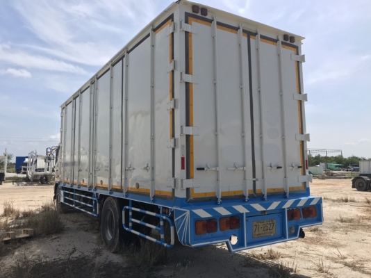 ขาย 6 ล้อตู้ทึบ Hino 212 แรงม้า ปี 54 ตู้ 7.5
