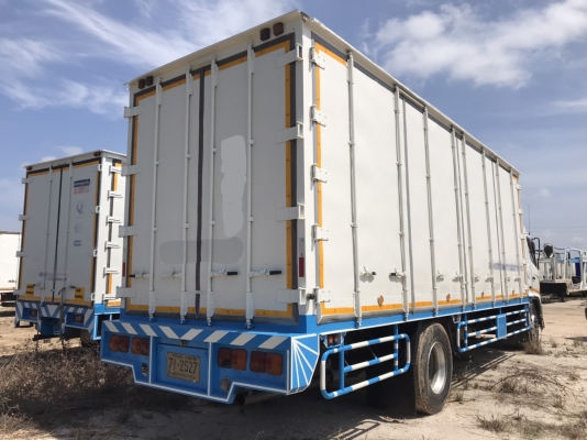 ขาย 6 ล้อตู้ทึบ Hino 212 แรงม้า ปี 54 ตู้ 7.5