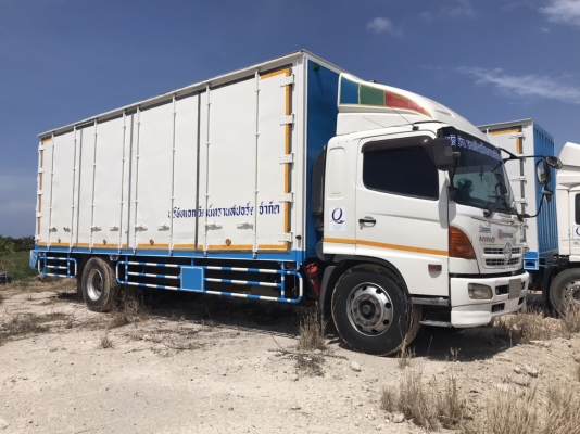 ขาย 6 ล้อตู้ทึบ Hino 212 แรงม้า ปี 54 ตู้ 7.5