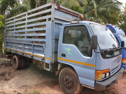 6ล้อ isuzu 120 ปี38 ฝาขาว ยาว5เมตร ขายตามสภาพ หัวบาง ยางไม่ดี คัสซี เครื่องพอได้ ราคา270,000 จ.ราชบุรี สนใจโทร 0875622806