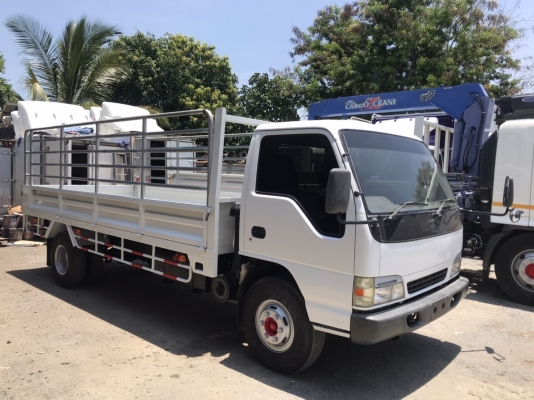 ขายรถ6ล้ออีซูซุ NQR กระบะพร้อมคอกยาว5.5ม.สนใจติดต่อ081-6577048คุณชาญชัย