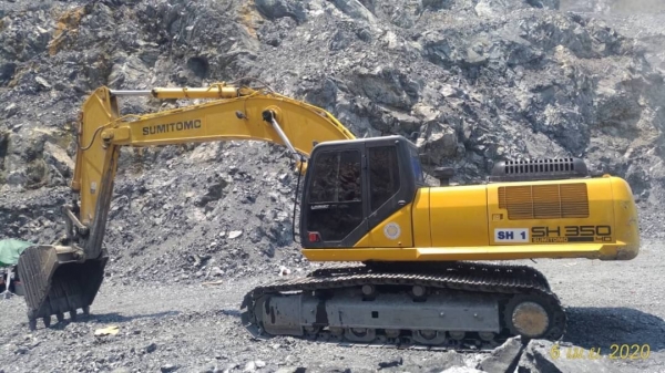 Komatsu PC200LC-8 พร้อมระบบแม่เหล็ก สภาพสวยๆค่ะ Komatsu PC200LC-8 พร้อมระบบแม่เหล็ก สภาพสวยๆค่ะ