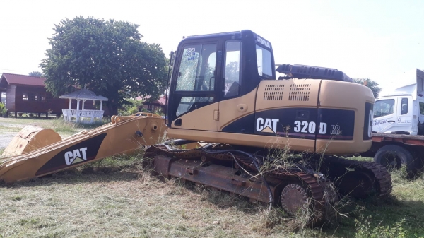 ขายรถแม็คโคร Caterpillar รุ่น 320 DRR ขายตามสภาพ ขายรถแม็คโคร Caterpillar รุ่น 320 DRR ขายตามสภาพ