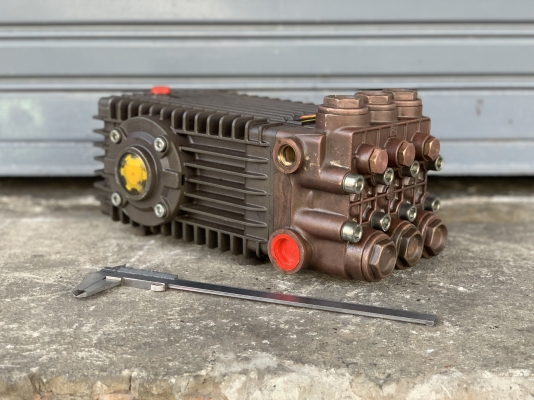 ขายหัวปั๊มฉีดน้ำแรงดันสูง Inter Pump made in Italy รุ่น W2141 รุ่นตัวใหญ่ ทำแรงดันได้ 210บาร์ สภาพสวยใหม่มาก ใช้งานมาน้อยครั้ง หมุนนิ่ม พร้อมใช้งาน ขายหัวปั๊มฉีดน้ำแรงดันสูง Inter Pump made in Italy รุ่น W2141 รุ่นตัวใหญ่ ทำแรงดันได้ 210บาร์ สภาพสวยใหม่มาก ใช้งานมาน้อยครั้ง หมุนนิ่ม พร้อมใช้งาน