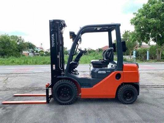 ขาย TOYOTA 8FD25  รถนอกเก่าญี่ปุ่น รถปี 2013  1DZ III  เสา 5 เมตร แผงงาสไลด์  เกียร์ออโต้