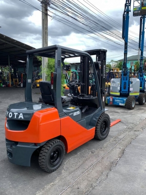 ขาย TOYOTA 8FD25 รถนอกเก่าญี่ปุ่น รถปี 2013 1DZ III เสา 5 เมตร แผงงาสไลด์ เกียร์ออโต้ ขาย TOYOTA 8FD25 รถนอกเก่าญี่ปุ่น รถปี 2013 1DZ III เสา 5 เมตร แผงงาสไลด์ เกียร์ออโต้