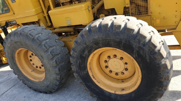 รถเกรด CAT 140G S/N 13780