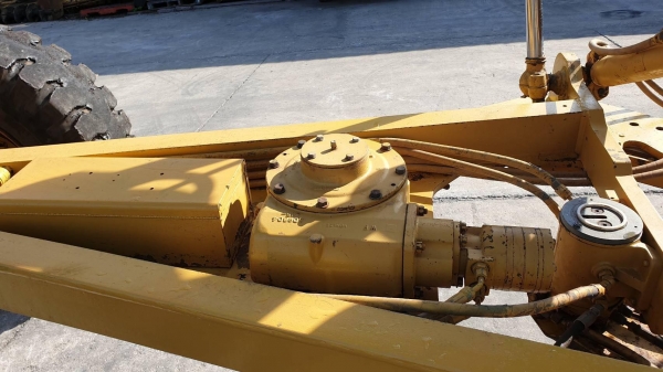 รถเกรด CAT 140G S/N 13780