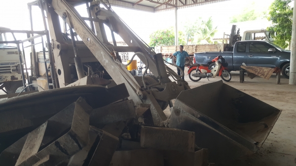 ขาย รถตัก KOMATSU SD23 เกียร์ทอร์ค แขนยาวพิเศษ เครื่องดี ราคาต่อรองได้ครับ ขาย รถตัก KOMATSU SD23 เกียร์ทอร์ค แขนยาวพิเศษ เครื่องดี ราคาต่อรองได้ครับ