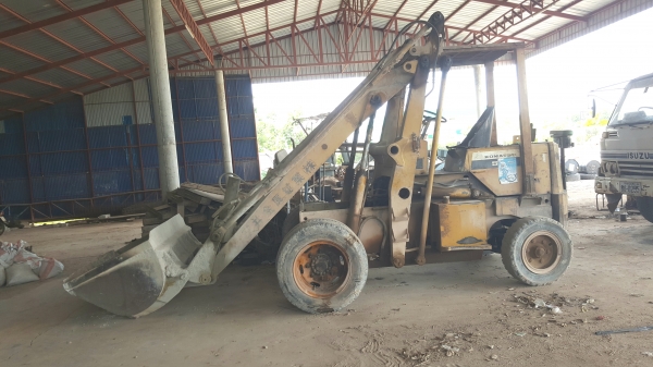 ขาย รถตัก KOMATSU SD23 เกียร์ทอร์ค แขนยาวพิเศษ เครื่องดี ราคาต่อรองได้ครับ