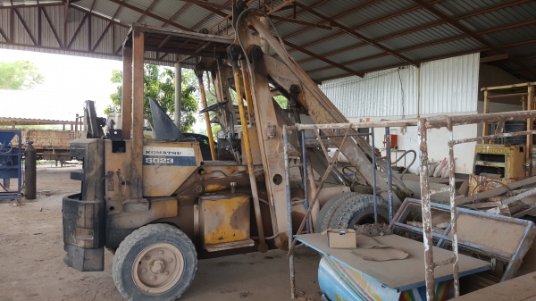 ขาย รถตัก KOMATSU SD23 เกียร์ทอร์ค แขนยาวพิเศษ เครื่องดี ราคาต่อรองได้ครับ ขาย รถตัก KOMATSU SD23 เกียร์ทอร์ค แขนยาวพิเศษ เครื่องดี ราคาต่อรองได้ครับ