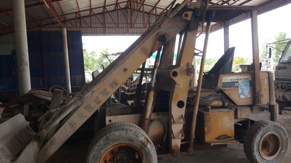 ขาย รถตัก KOMATSU SD23 เกียร์ทอร์ค แขนยาวพิเศษ เครื่องดี ราคาต่อรองได้ครับ ขาย รถตัก KOMATSU SD23 เกียร์ทอร์ค แขนยาวพิเศษ เครื่องดี ราคาต่อรองได้ครับ