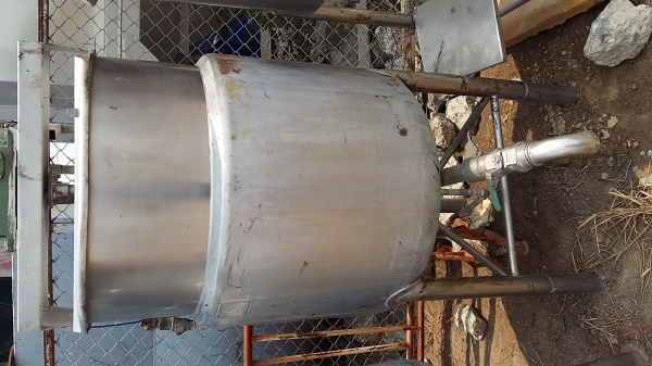 ขาย ถังกวนสแตนเลส 300 ลิตร สภาพสวยใช้งานได้ปกติ สนใจทักมาค่ะ