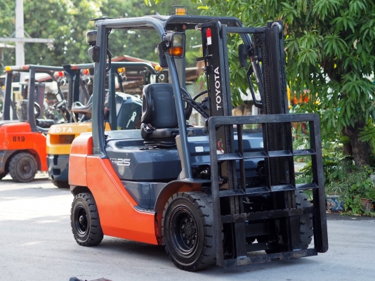 TOYOTA รุ่น 8FD25