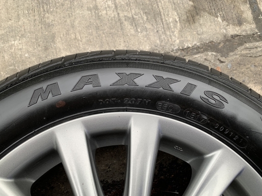 ล้อแม็ก Toyota Vios รุ่น 12 ก้าน ขอบ 15 สีรมดำ พร้อมยาง 185-60-15 Maxxis ปี 17 สภาพสวย