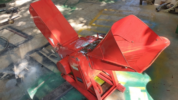 เครื่องสับกิ่งไม้ 14800 บาท ตัวป่าว