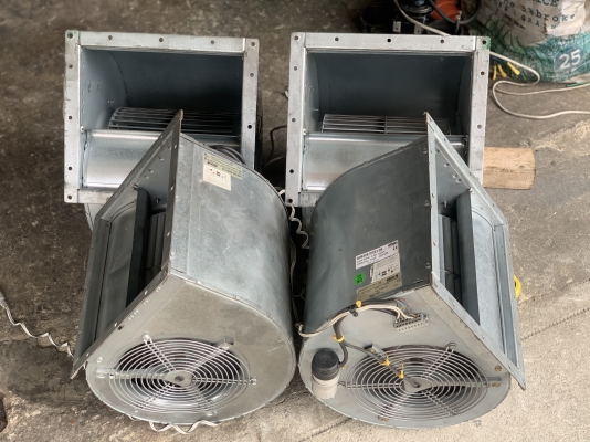ขายพัดลมโบวเวอร์ดูด-เป่าอากาศ EBM 650W 220V ไฟบ้าน made in Germany สภาพสวย หมุนนิ่ม ให้ลมแรง พร้อมใช้งาน มี 4ตัวครับ ราคาตัวละ 2,800 บาท ขายพัดลมโบวเวอร์ดูด-เป่าอากาศ EBM 650W 220V ไฟบ้าน made in Germany สภาพสวย หมุนนิ่ม ให้ลมแรง พร้อมใช้งาน มี 4ตัวครับ ราคาตัวละ 2,800 บาท