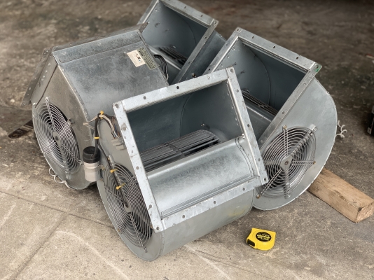 ขายพัดลมโบวเวอร์ดูด-เป่าอากาศ EBM 650W 220V ไฟบ้าน made in Germany สภาพสวย หมุนนิ่ม ให้ลมแรง พร้อมใช้งาน มี 4ตัวครับ ราคาตัวละ 2,800 บาท