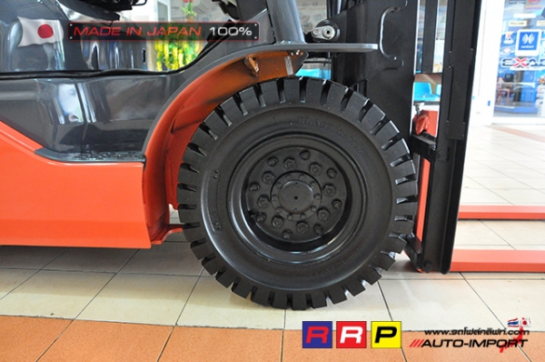 ขายรถโฟล์คลิฟท์มือสอง TOYOTA รุ่น 8FD25-44895 นำเข้าจากประเทศญี่ปุ่น 100\% ไม่เคยใช้งานในไทย