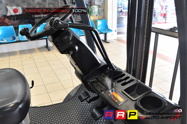 ขายรถโฟล์คลิฟท์มือสอง TOYOTA รุ่น 8FD25-44895 นำเข้าจากประเทศญี่ปุ่น 100\% ไม่เคยใช้งานในไทย