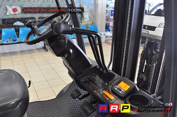 ขายรถโฟล์คลิฟท์มือสอง TOYOTA รุ่น 8FD25-64049 นำเข้าจากประเทศญี่ปุ่น 100\% ไม่เคยใช้งานในไทย