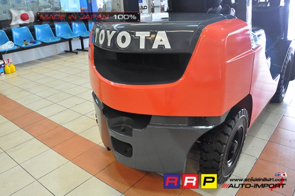 ขายรถโฟล์คลิฟท์มือสอง TOYOTA รุ่น 8FD25-64049 นำเข้าจากประเทศญี่ปุ่น 100\% ไม่เคยใช้งานในไทย