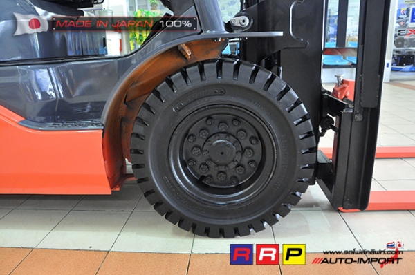 ขายรถโฟล์คลิฟท์มือสอง TOYOTA รุ่น 8FD25-64049 นำเข้าจากประเทศญี่ปุ่น 100\% ไม่เคยใช้งานในไทย