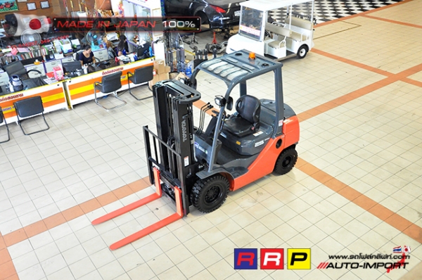 ขายรถโฟล์คลิฟท์มือสอง TOYOTA รุ่น 8FD25-64049 นำเข้าจากประเทศญี่ปุ่น 100\% ไม่เคยใช้งานในไทย