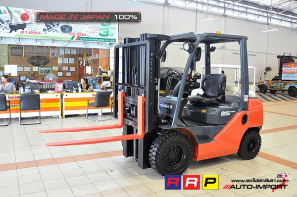 ขายรถโฟล์คลิฟท์มือสอง TOYOTA รุ่น 8FD25-64049 นำเข้าจากประเทศญี่ปุ่น 100\% ไม่เคยใช้งานในไทย