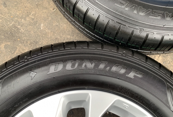 ล้อแม็กป้ายแดง Nissan Almera รุ่นใหม่ล่าสุด ขอบ 15 พร้อมยางใหม่ป้ายแดง 195-65-15 Dunlop ปี 20 ใหม่ยกห้าง