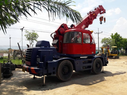 ขายจริง ตัดสด*เล่มทะเบียนพร้อม! รถเครน ล้อยาง ขนาด 7ตัน ยี่ห้อ.KOMATSU -LT300-1 แบบขาตรง ยกได้ 4.9 ต