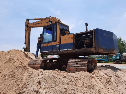 ขาย 365,000 บาท KOMATSU PC200-3 สภาพพร้อมใช้ เอกสารเล่มทะเบียน สนใจดูรถ ที่ จังหวัด มหาสารคาม