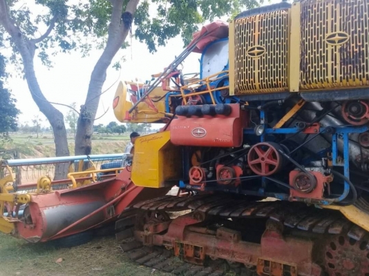ขาย 455,000 รถเกี่ยวข้าวอุ้ม  ศักดิพัฒนา KM 47 เคริ่อง 6HH1-210 แรง ตัวเดิน 12 HT (ปลายเพลาสวย) ปั้มเบอร์ 23 อุ้ม 2.5 ตัน ปรับระดับได้ สวยพร้อมลงงาน สนใจดูรถ ที่ จังหวัด บุรีรัมย์ ขาย 455,000 รถเกี่ยวข้าวอุ้ม  ศักดิพัฒนา KM 47 เคริ่อง 6HH1-210 แรง ตัวเดิน 12 HT (ปลายเพลาสวย) ปั้มเบอร์ 23 อุ้ม 2.5 ตัน ปรับระดับได้ สวยพร้อมลงงาน สนใจดูรถ ที่ จังหวัด บุรีรัมย์