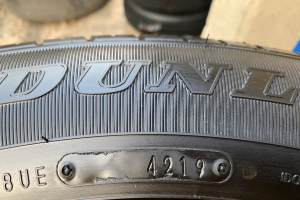 ยางใหม่ป้ายแดง 215-65-16 Dunlop ปลายปี 19 สวยกริ๊บๆ