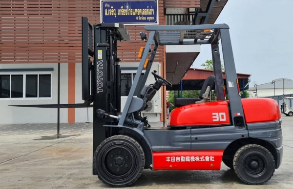 ขายด่วน255,000บาทรถยกดีเซล6FD30ยก3ตันเสาสูง4เมตรเสาทูฟรีเสา3ท้อนยางตัน4เส้นรถสวยๆสถาพพร้อมใช้เพื่งเข้ามาใหม่